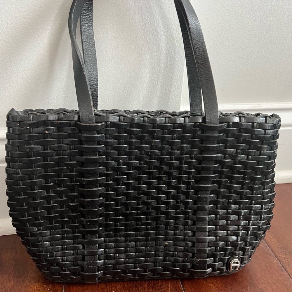 Etienne Aigner Woven vintage Leather Handbag purse Color black